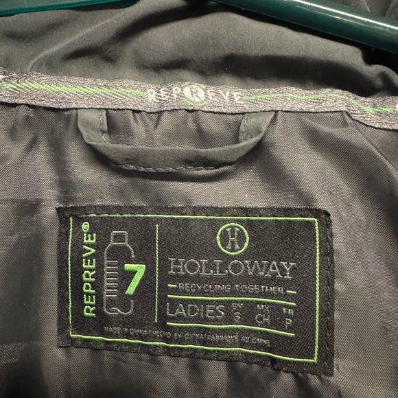 Holloway Gray Varsity Jacket with Quilted Design - Picture 5 of 6